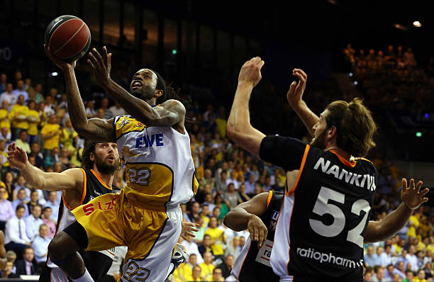 无论赛场上 无论赛场上