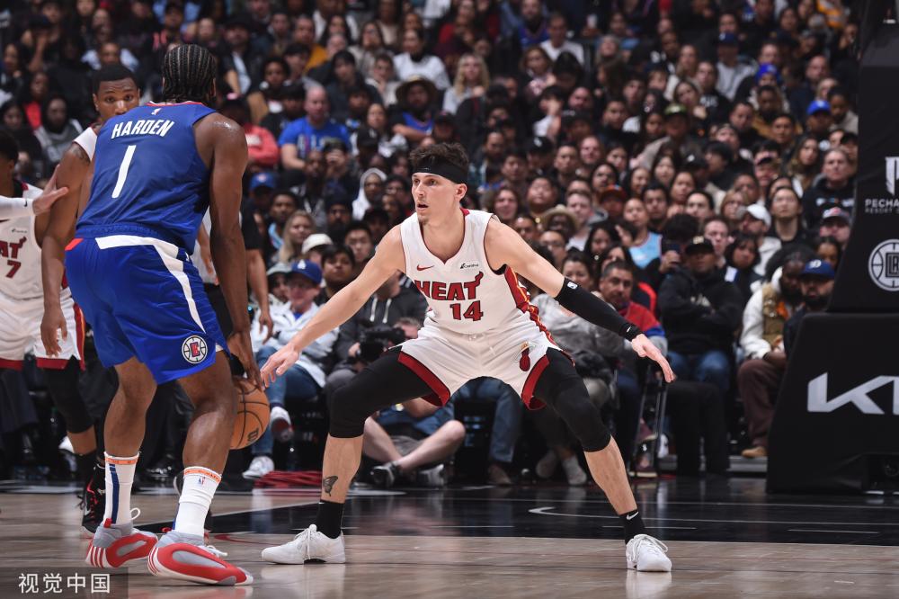 在社交媒体 在社交媒体